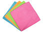 Une pile de chiffons en microfibre rose, vert, orange et bleu.