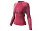 Un t-shirt de sport rose à manches longues.