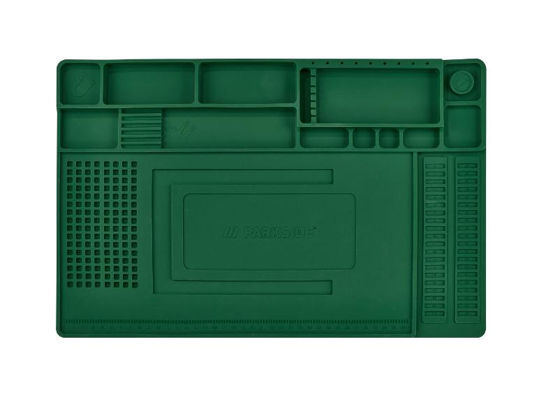 Tapis d'atelier vert Parkside avec organisateur, aimants et règle.