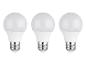 Trois ampoules LED blanches sur un fond blanc.