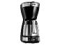 Cafetière noire et argentée avec affichage numérique indiquant 12:00.