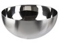 Un bol rond en acier inoxydable, de couleur argentée.