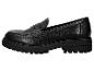 Mocassins noirs en cuir avec semelle épaisse et crantée.