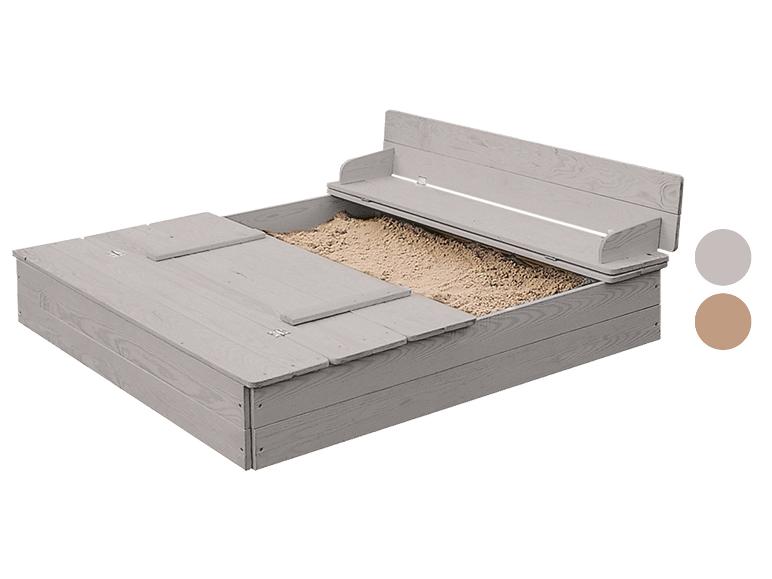 Bac à sable en bois gris pour enfants.