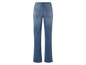 Un jean droit.