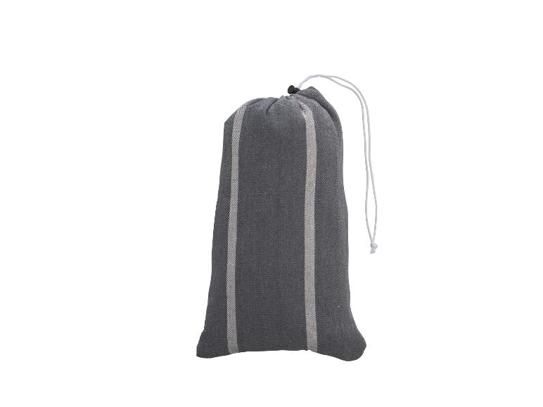 Sac gris avec cordon de serrage et rayures blanches