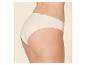 Fesses de femme en culotte couleur chair sans couture