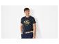 T-shirt vintage et ceinture tressée pour homme.