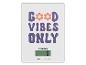 Une balance de cuisine blanche de Silvercrest avec l'inscription 'Good Vibes Only'.