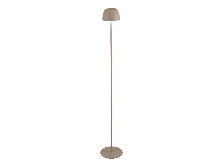 Lampadaire taupe moderne avec un abat-jour conique.