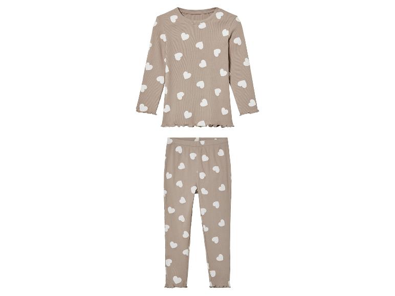 T-shirt à manches longues et leggings beiges avec un motif de cœurs blancs