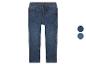 Un jean skinny bleu pour garçon.