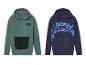 Deux sweats à capuche : un vert avec un imprimé NYC et un bleu avec un imprimé Urban Collective.
