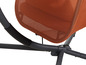 Détail d'un fauteuil suspendu orange avec un cadre métallique.