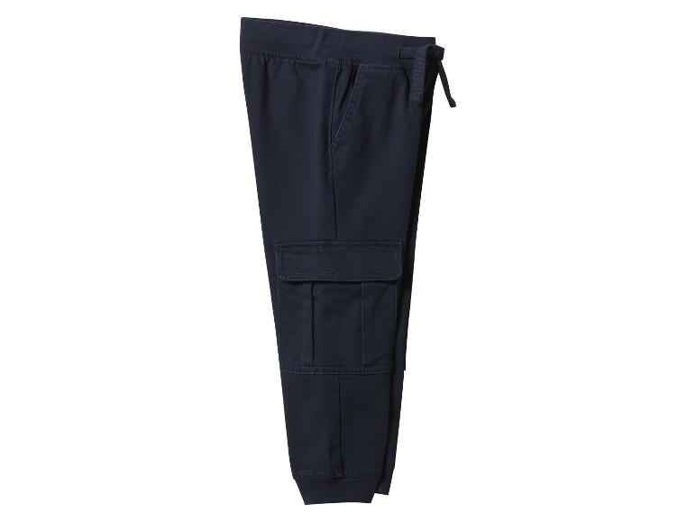 Pantalon cargo bleu marine pour homme.