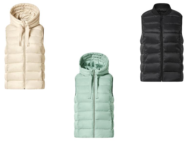 Gilets doudounes à capuche beiges, vert menthe et noirs