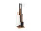 Support moderne pour papier toilette et brosse de toilette.