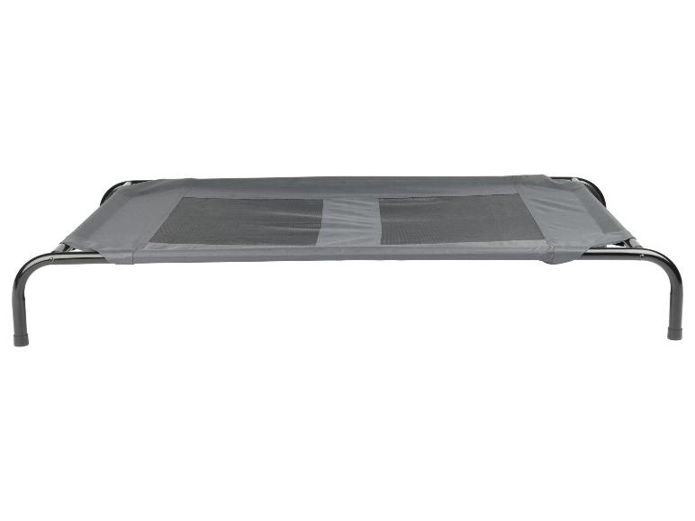 Couchage pour chien avec structure métallique et base en tissu gris.