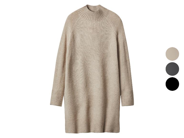 Robe pull beige à col montant, disponible en trois couleurs.
