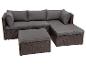 Canapé d'angle de jardin en rotin marron avec coussins gris et pouf assorti.