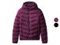 Veste rembourrée violette à capuche.