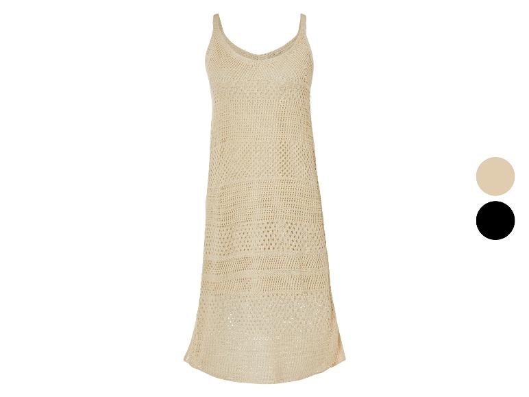 Robe longue en crochet beige, disponible aussi en noir.