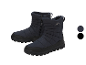 Bottes de neige zippées bleu foncé, avec un motif de montagne.