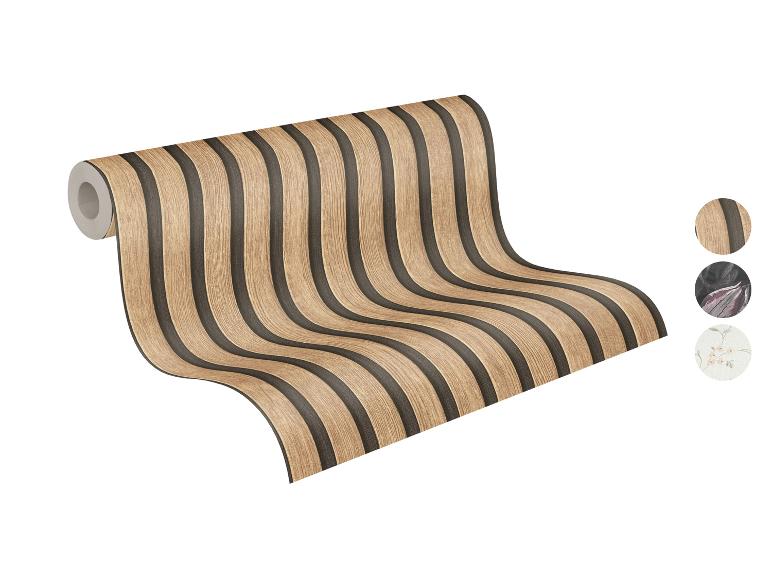Rouleau de papier peint à rayures effet bois avec échantillons de motifs supplémentaires.