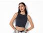 Crop top noir, short et maillot de bain rayé.