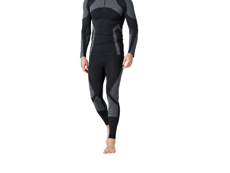 Homme en sous-vêtements thermiques noirs à rayures grises