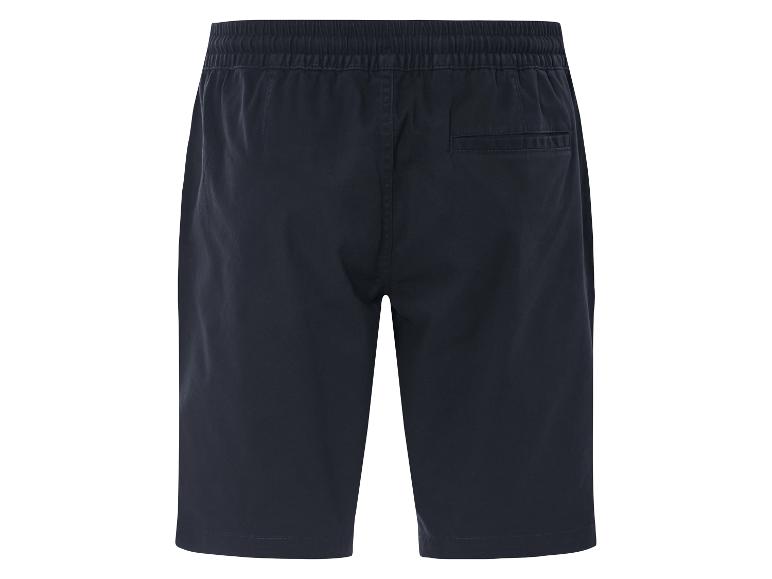 Shorts chino bleu marine avec élastique à la taille.