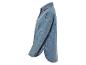 Une chemise en jean bleu clair à manches longues.