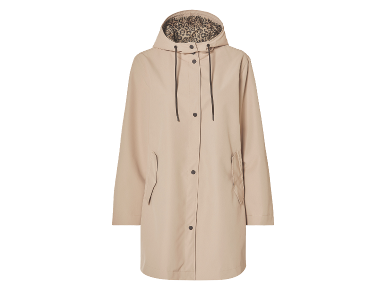 Imperméable beige à capuche avec imprimé léopard.