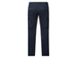 Pantalon cargo bleu foncé avec plusieurs poches.