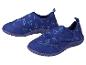 Chaussons de bain bleu marine à motif requin.