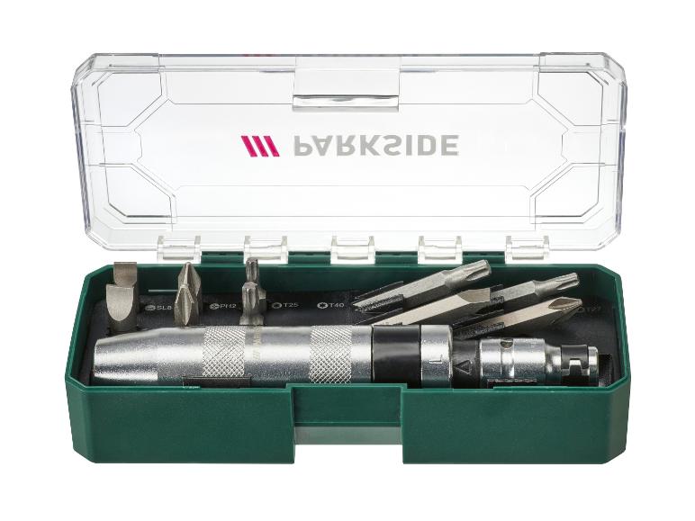 Jeu de tournevis à percussion Parkside dans une boîte verte ouverte avec divers embouts.