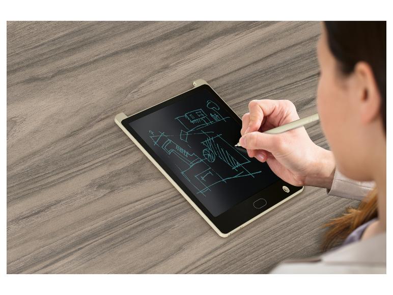 Dessin sur tablette graphique avec stylet.