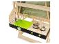 Cuisine de boue en bois avec évier vert, robinet et ustensiles de cuisine jouets.