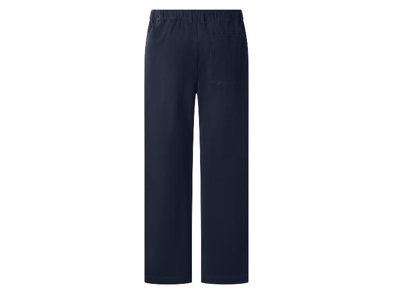 Pantalon homme bleu foncé avec taille élastiquée et une poche arrière, vue de dos.