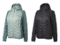 Deux vestes hybrides à capuche, une vert clair et une noire.