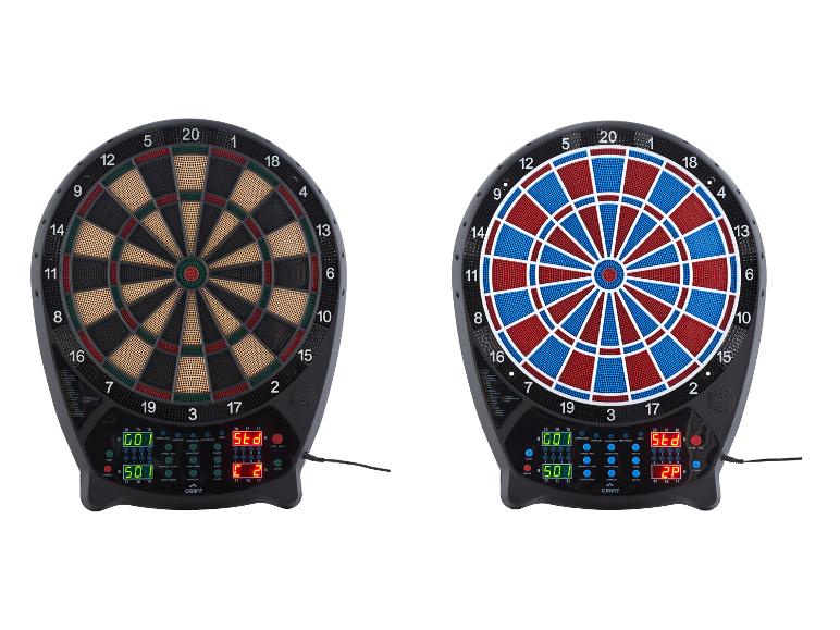 Deux cibles de fléchettes électroniques avec des tableaux de scores numériques.