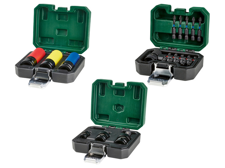 Trois boîtes à outils vertes avec différents jeux d'outils.