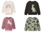 Sweat-shirts pour enfants : un crème avec un arc-en-ciel, un noir avec un dinosaure, un mauve avec une licorne et un vert avec un imprimé dinosaure.