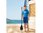 Un homme avec une combinaison de plongée et une pagaie, prêt pour le paddle-surf.
