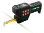 Un mètre laser Parkside noir et vert avec un ruban à mesurer jaune.