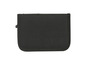 Une trousse à outils noire.