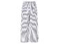 Pantalon large rayé blanc et noir.