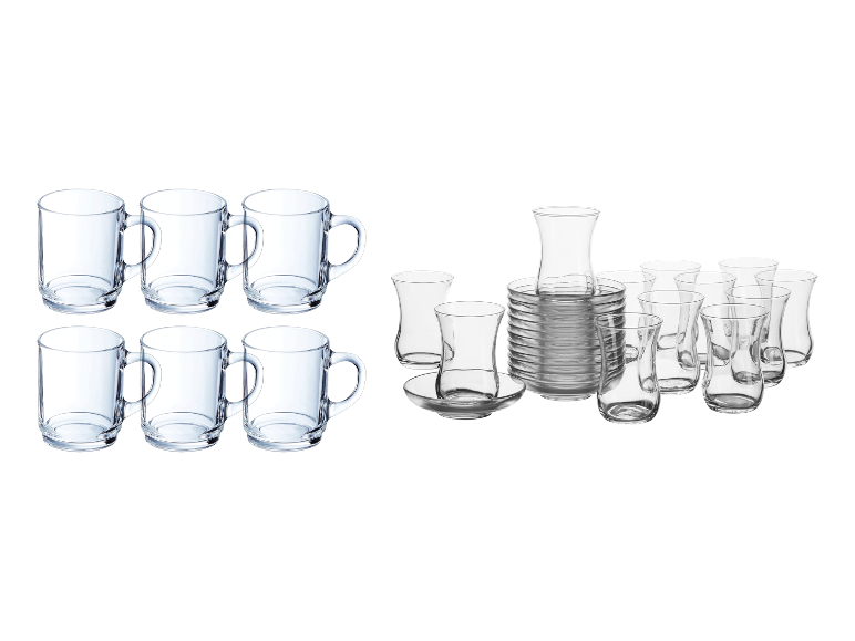 Ensemble de six tasses en verre avec poignées et un ensemble de verres à thé turcs avec soucoupes.