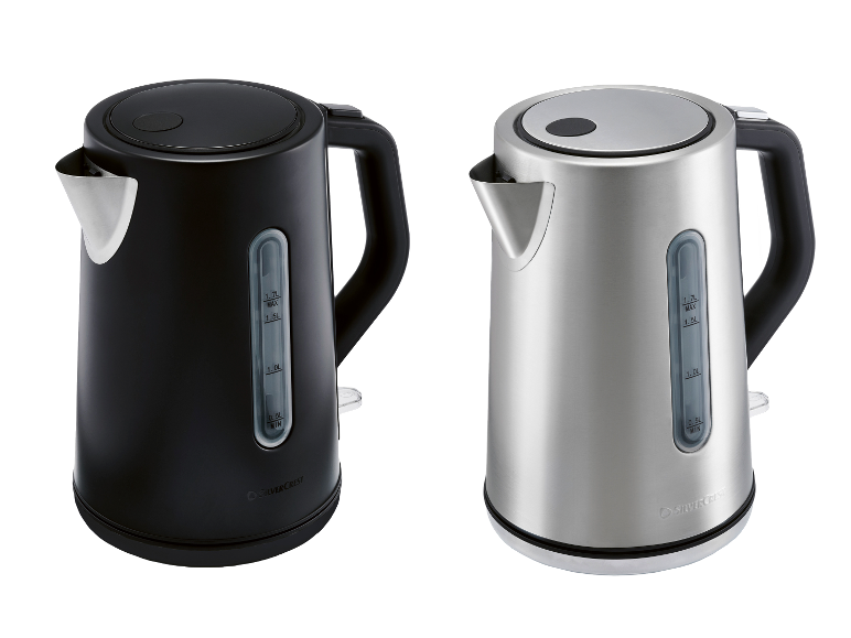 Deux bouilloires SILVERCREST® SWKE 3000 H1, une noire et une en acier inoxydable, d'une capacité de 1,7L.