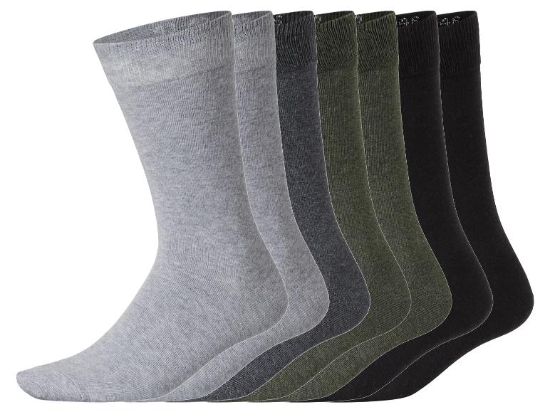 Six chaussettes en coton dans des tons de gris, vert et noir.